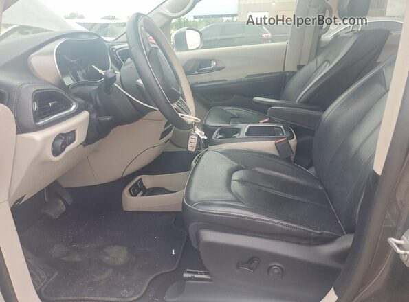 2C4RC1GG4JR358040 2018 CHRYSLER PACIFICA Серый Вид салона спереди