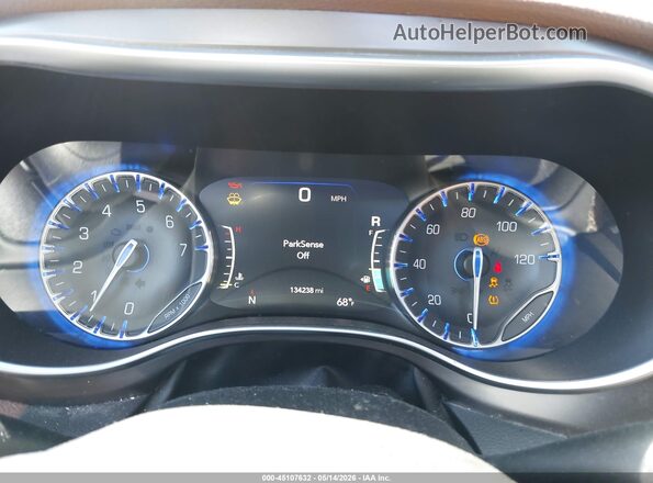 2C4RC1GG5JR149101 2018 CHRYSLER PACIFICA Red Вид задніх сидінь