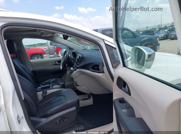 2C4RC1GG6KR617645 2019 CHRYSLER PACIFICA White წინა სალონის ხედი