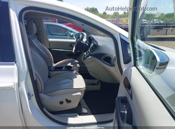 2C4RC1GG7LR176061 2020 CHRYSLER PACIFICA White წინა სალონის ხედი