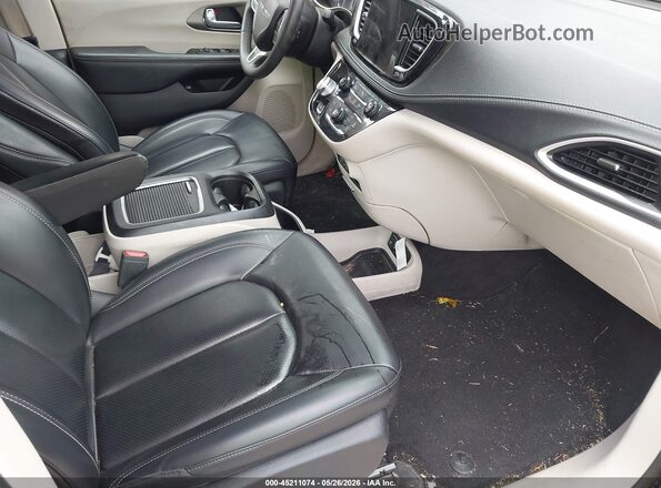 2C4RC1L78PR541102 2023 CHRYSLER PACIFICA Black Widok wnętrza z przodu