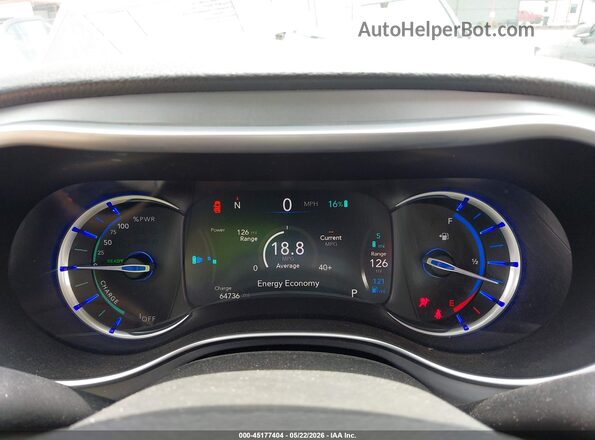 2C4RC1N70JR230347 2018 CHRYSLER PACIFICA Gray Widok tylnych siedzeń