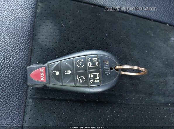 2C4RDGCG4HR841852 2017 DODGE GRAND CARAVAN Red Widok deski rozdzielczej