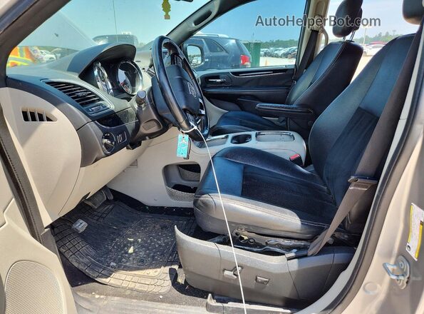 2C4RDGCG8JR238473 2018 DODGE GRAND Серебряный Вид салона спереди