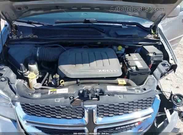 2C4RDGCG9HR719567 2017 DODGE GRAND CARAVAN Silver Widok z tyłu