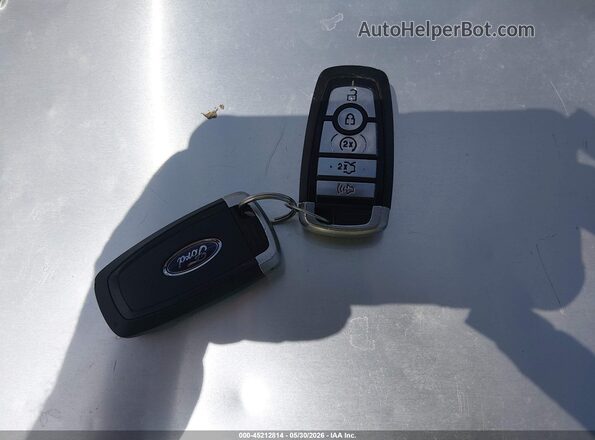 2FMPK3K90JBB07924 2018 FORD EDGE Белый Вид панели приборов
