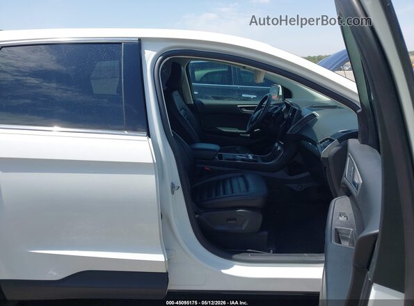 2FMPK4J94RBA12754 2024 FORD EDGE White Widok wnętrza z przodu