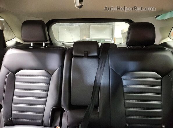 2FMPK4J9XRBA82324 2024 FORD EDGE White Widok tylnych siedzeń