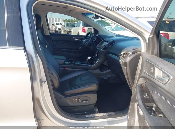 2FMPK4K8XHBB99048 2017 FORD EDGE Silver Vista interior delantera