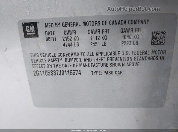 2G1105S37J9115574 2018 CHEVROLET IMPALA Silver Widok komory silnika