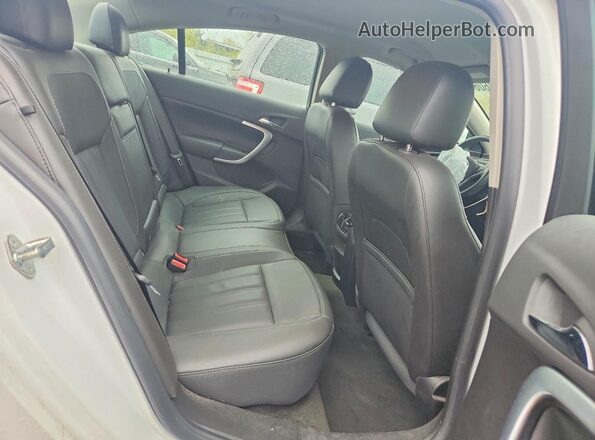 2G4GK5EX6G9208181 2016 BUICK REGAL White Widok tylnych siedzeń