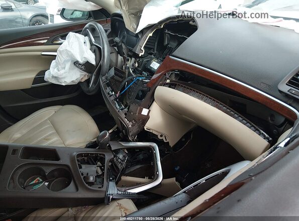 2G4GP5EX2G9150829 2016 BUICK REGAL White Front interior view