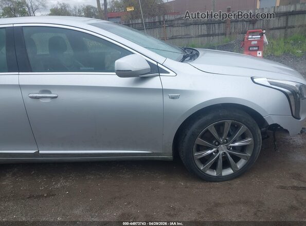 2G61L5S31J9123946 2018 CADILLAC XTS Серебряный Вид задней части салона
