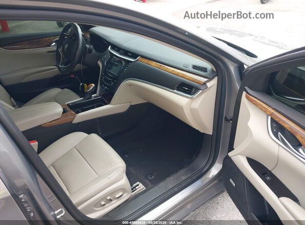 2G61M5S32J9122933 2018 CADILLAC XTS Gray Widok wnętrza z przodu