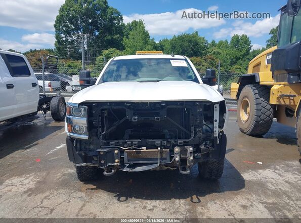 2GC2CREG6K1230188 2019 CHEVROLET SILVERADO White Սալոնի հետևի տեսք