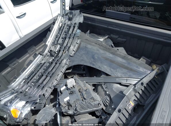 2GCPACED2S1180923 2025 CHEVROLET SILVERADO Black Widok zestawu wskaźników