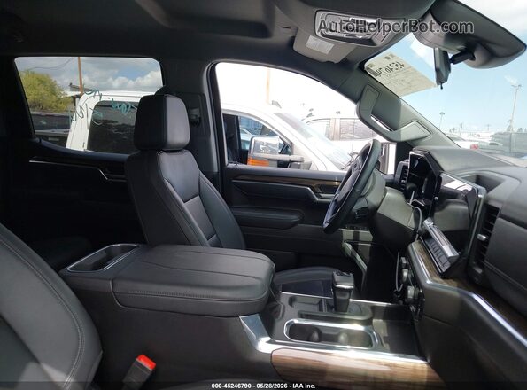 2GCPACED2S1180923 2025 CHEVROLET SILVERADO Black Widok wnętrza z przodu