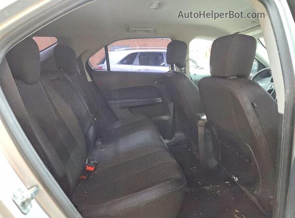 2GNALBEK4H1561682 2017 CHEVROLET EQUINOX Silver Widok wnętrza z tyłu