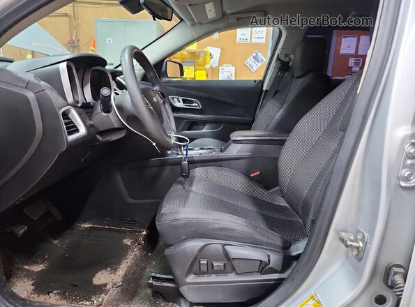 2GNALBEK4H1561682 2017 CHEVROLET EQUINOX Silver Widok wnętrza z przodu