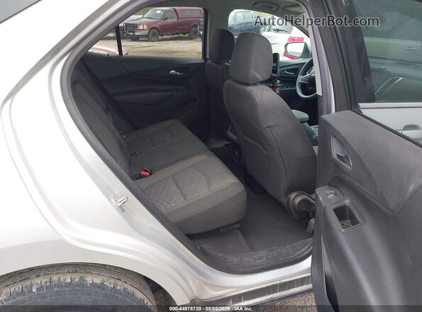 2GNAXSEV5J6287643 2018 CHEVROLET EQUINOX Серебряный 