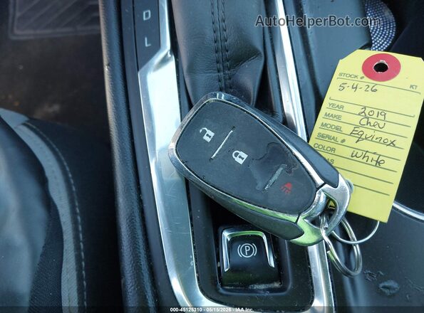 2GNAXSEV7K6157364 2019 CHEVROLET EQUINOX Белый Вид панели приборов