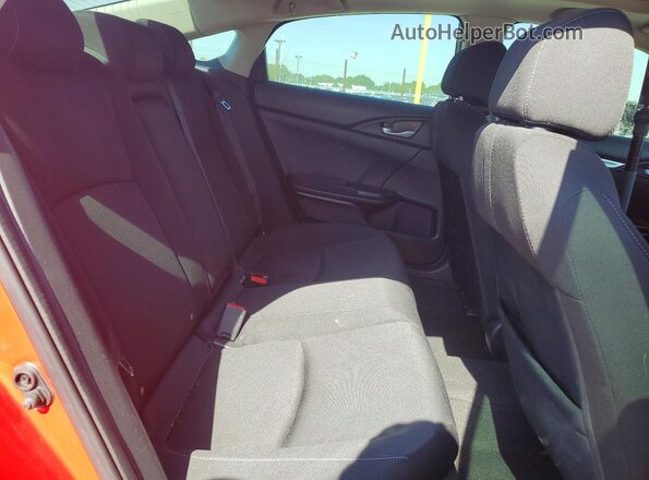 2HGFC2F76JH538556 2018 HONDA CIVIC Red Vista de los asientos traseros