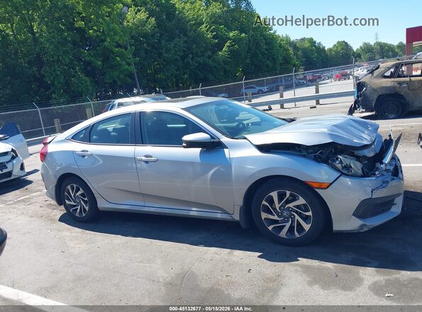 2HGFC2F77JH542485 2018 HONDA CIVIC Серебряный Вид задней части салона