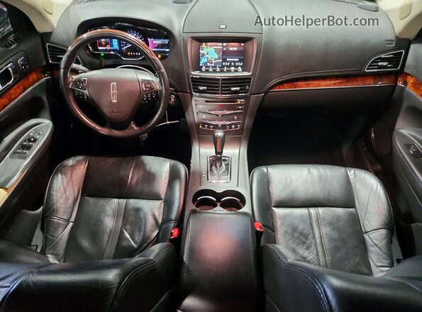 2LMHJ5AT0KBL01648 2019 LINCOLN MKT Black Widok deski rozdzielczej