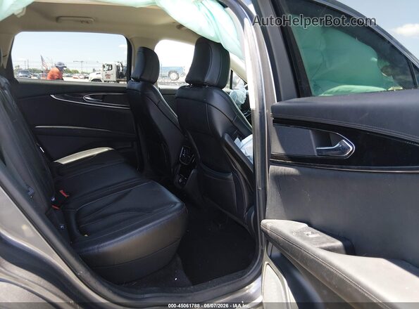 2LMPJ6J9XPBL13741 2023 LINCOLN NAUTILUS Gray Widok naklejki z numerem VIN