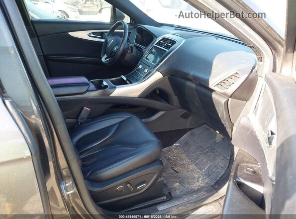 2LMPJ6JR1HBL13838 2017 LINCOLN MKX Gray Front interior view
