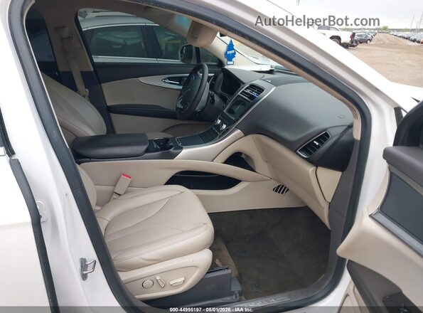 2LMPJ6JR1JBL34694 2018 LINCOLN MKX White Вид салону спереду