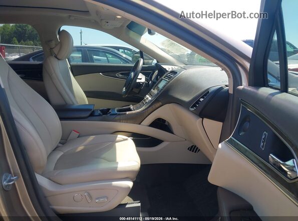 2LMPJ6L96KBL18232 2019 LINCOLN NAUTILUS Gray Widok wnętrza z przodu
