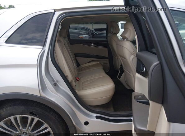 2LMPJ6LR2JBL37519 2018 LINCOLN MKX Silver VIN կոդի պիտակի տեսք