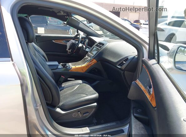 2LMPJ6LR4JBL12637 2018 LINCOLN MKX Silver Vista interior delantera