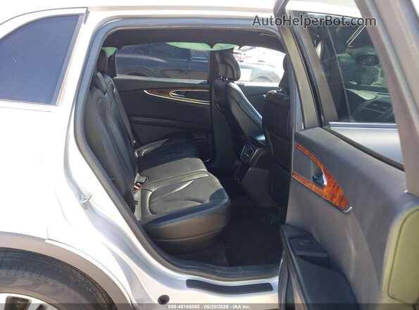 2LMPJ6LR4JBL12637 2018 LINCOLN MKX Silver Vista de la etiqueta del VIN