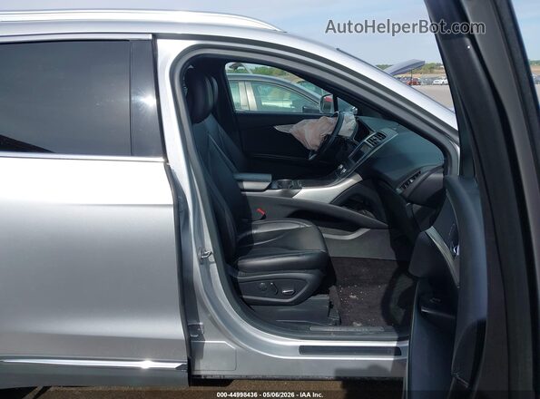 2LMPJ8JR3HBL11407 2017 LINCOLN MKX Серебряный Вид салона спереди