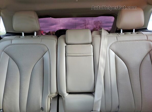 2LMPJ8K92MBL15294 2021 LINCOLN NAUTILUS Beige Rear seats view