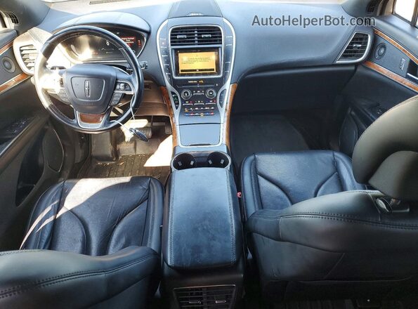 2LMPJ8L95KBL33977 2019 LINCOLN NAUTILUS Charcoal Vista del salpicadero
