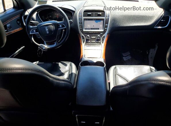 2LMPJ8L99KBL30242 2019 LINCOLN NAUTILUS White Вид панелі приладів