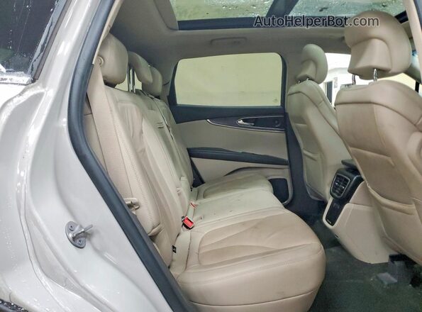 2LMPJ8L9XKBL51231 2019 LINCOLN NAUTILUS Gray Вид задньої частини салону
