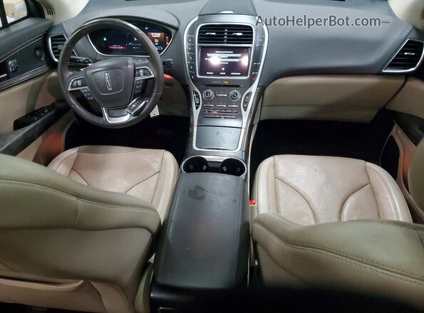 2LMPJ8L9XKBL51231 2019 LINCOLN NAUTILUS Gray Вид панелі приладів