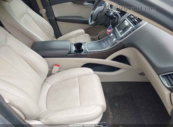 2LMPJ8LP0HBL24224 2017 LINCOLN MKX Silver Vista interior delantera