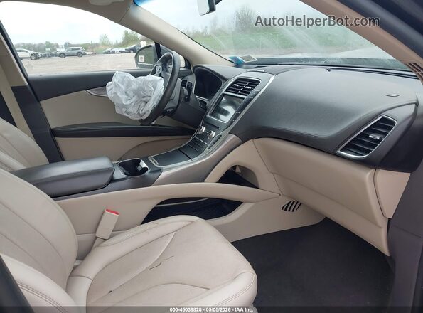 2LMPJ8LP7KBL28066 2019 LINCOLN NAUTILUS Gray Front interior view