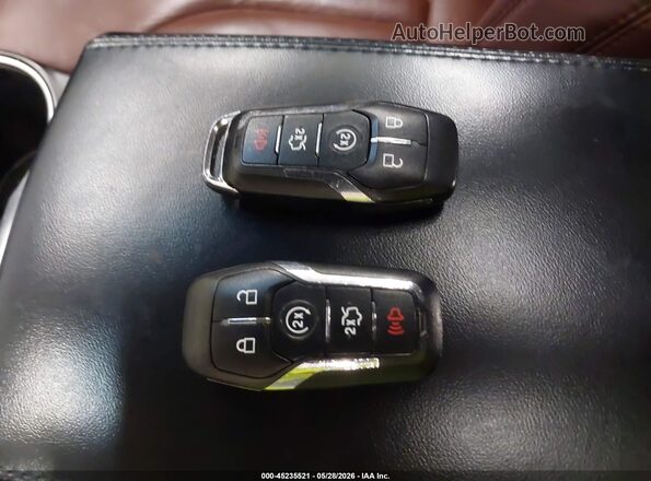 2LMPJ8LP9HBL16445 2017 LINCOLN MKX Dark Blue Вид панели приборов