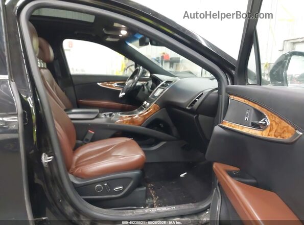 2LMPJ8LP9HBL16445 2017 LINCOLN MKX Dark Blue Вид салона спереди
