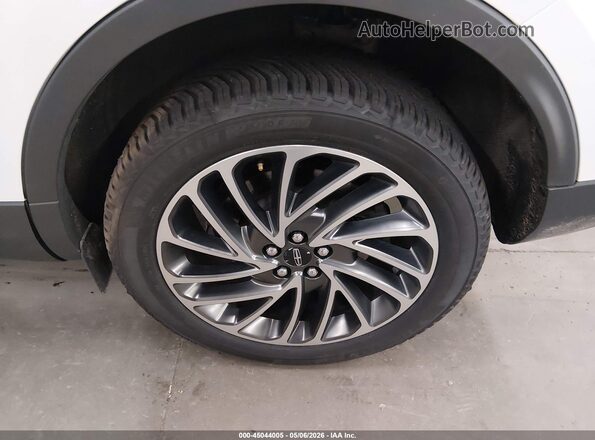 2LMPJ8LPXKBL66763 2019 LINCOLN NAUTILUS White ხელსაწყოთა პანელის ხედი