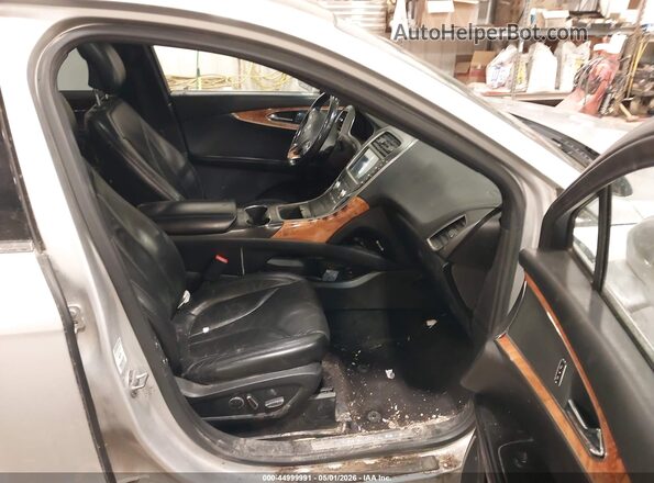2LMPJ8LR0HBL17825 2017 LINCOLN MKX Silver 