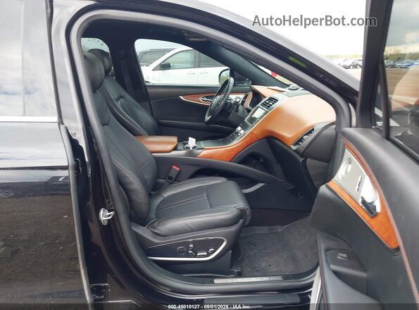 2LMPJ9JP1LBL30440 2020 LINCOLN NAUTILUS Black Front interior view
