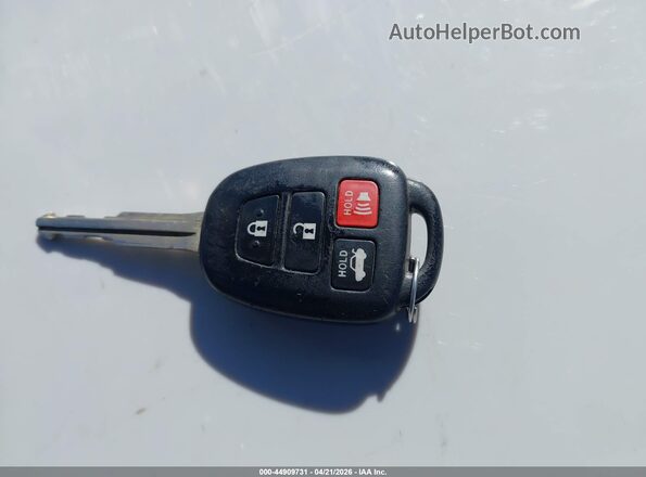 2T1BURHE0HC786823 2017 TOYOTA LL Red 