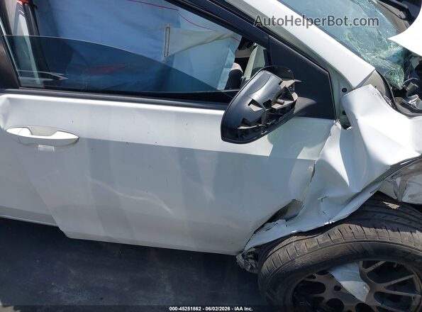 2T1BURHE0HC907415 2017 TOYOTA COROLLA White 